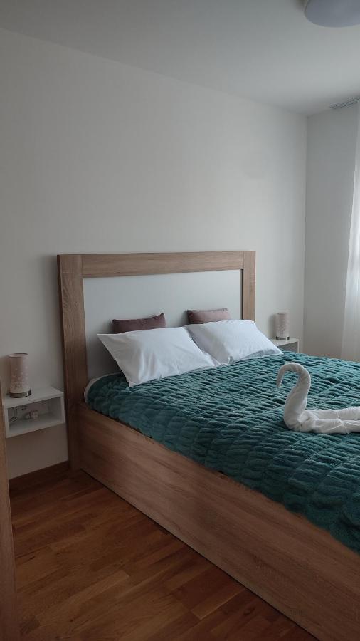 Apartmani Stari Aerodrom Podgorica Ngoại thất bức ảnh