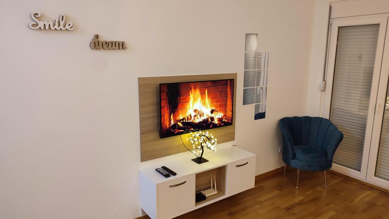 Apartmani Stari Aerodrom Podgorica Ngoại thất bức ảnh