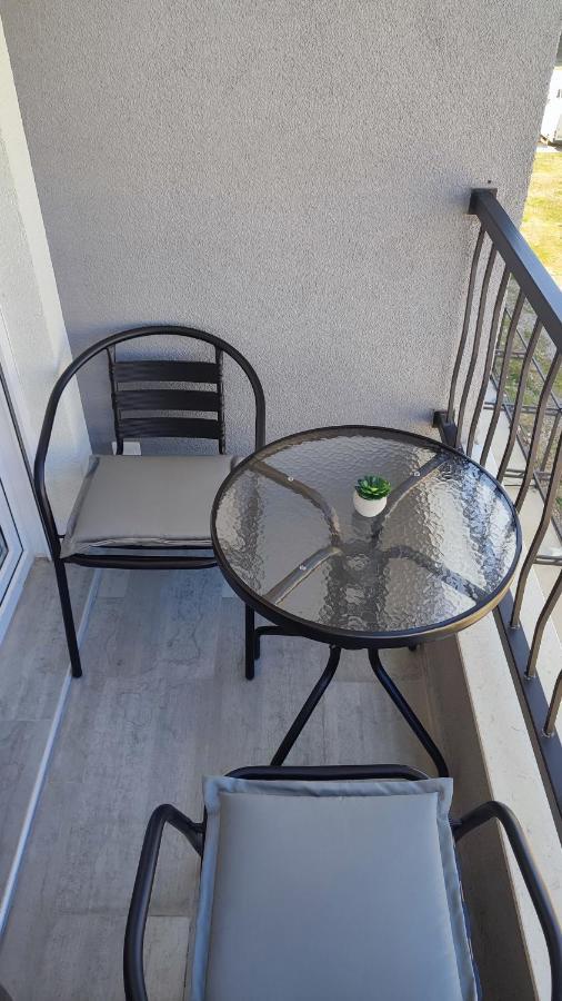Apartmani Stari Aerodrom Podgorica Ngoại thất bức ảnh