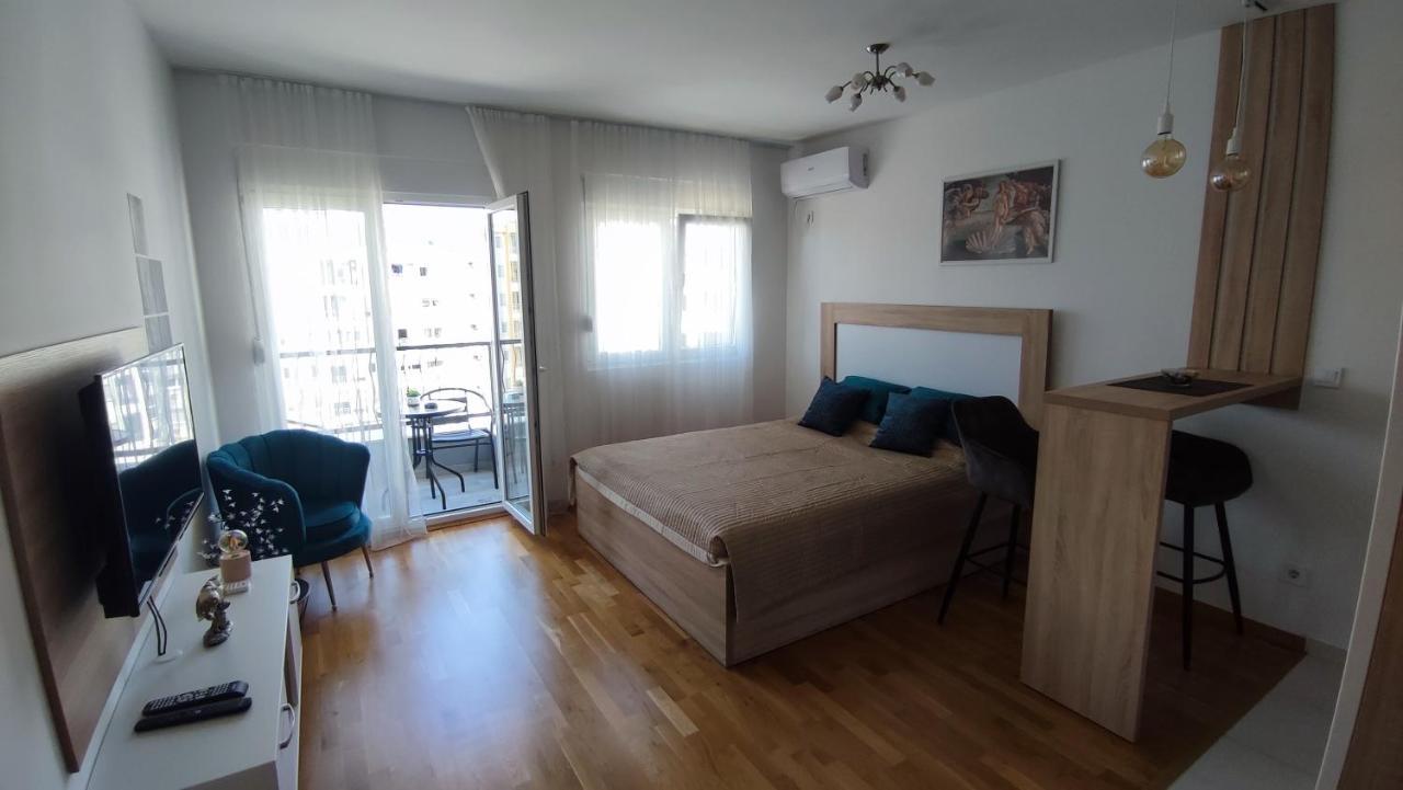 Apartmani Stari Aerodrom Podgorica Ngoại thất bức ảnh