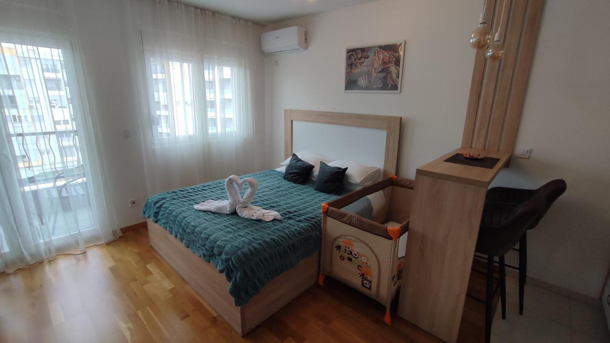 Apartmani Stari Aerodrom Podgorica Ngoại thất bức ảnh